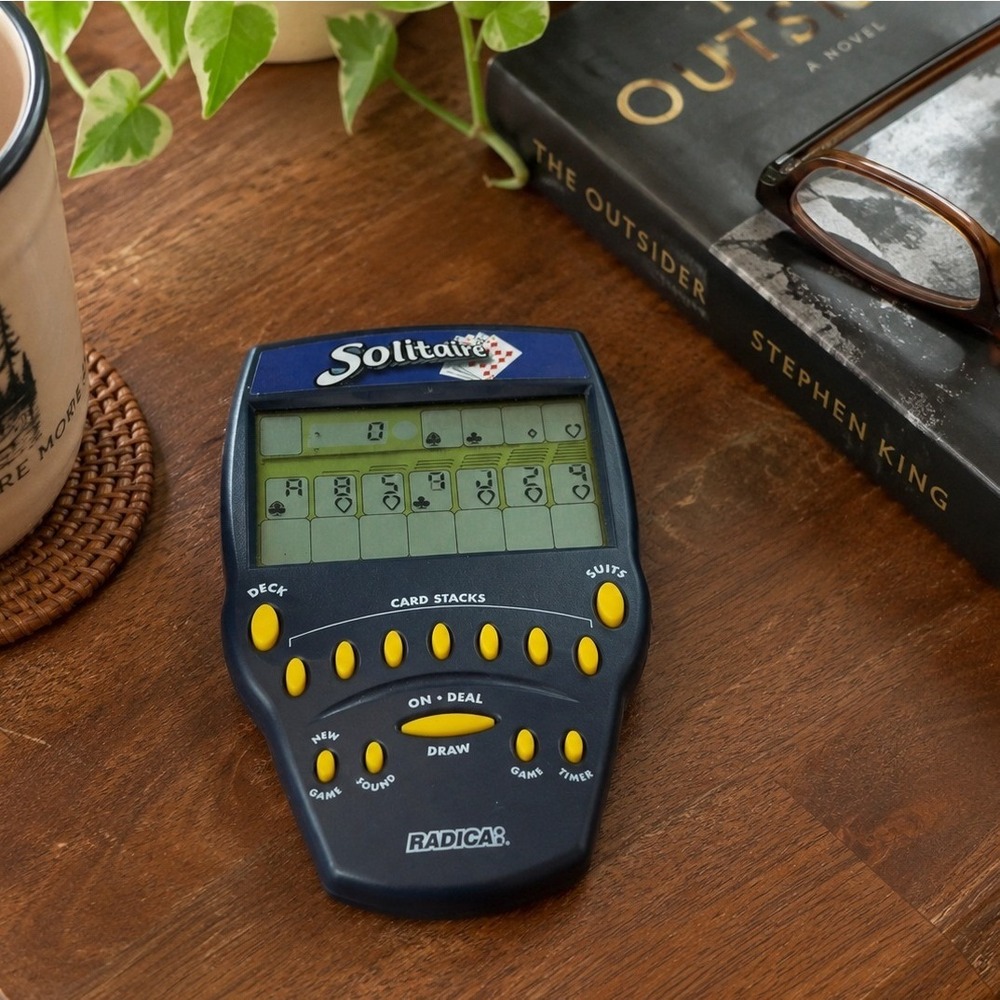 Vtg Radica Solitaire Handheld Electronic Game Blue 1999 Model 2320 Retro